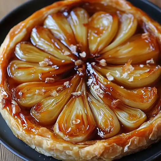 Tarte Tatin aux Endives Caramélisées et Roquefort