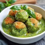 Boulettes de Brocoli et Parmesan à la Sauce Curry Vert et Basilic