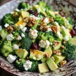 Salade de Brocoli, Avocat et Feta, Vinaigrette au Miel et Paprika