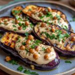 Aubergine Rôtie au Tahini, Halloumi Grillé et Noisettes avec Pois Chiches au Four